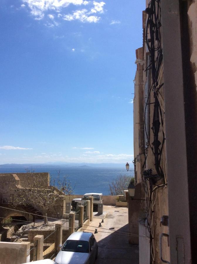 Au Coeur De La Cite Medievale Avec Petite Vue Mer Bonifacio  Ngoại thất bức ảnh