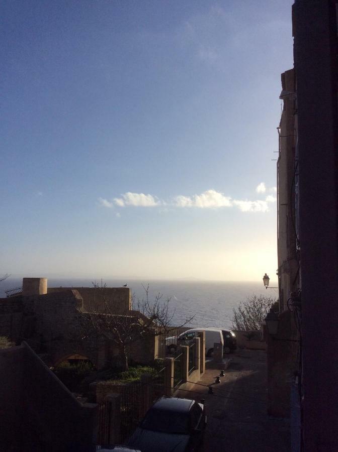 Au Coeur De La Cite Medievale Avec Petite Vue Mer Bonifacio  Ngoại thất bức ảnh